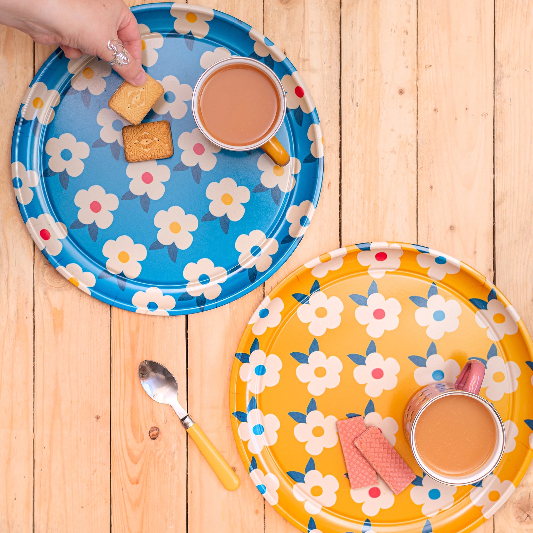 Yellow Daisy Round Tray