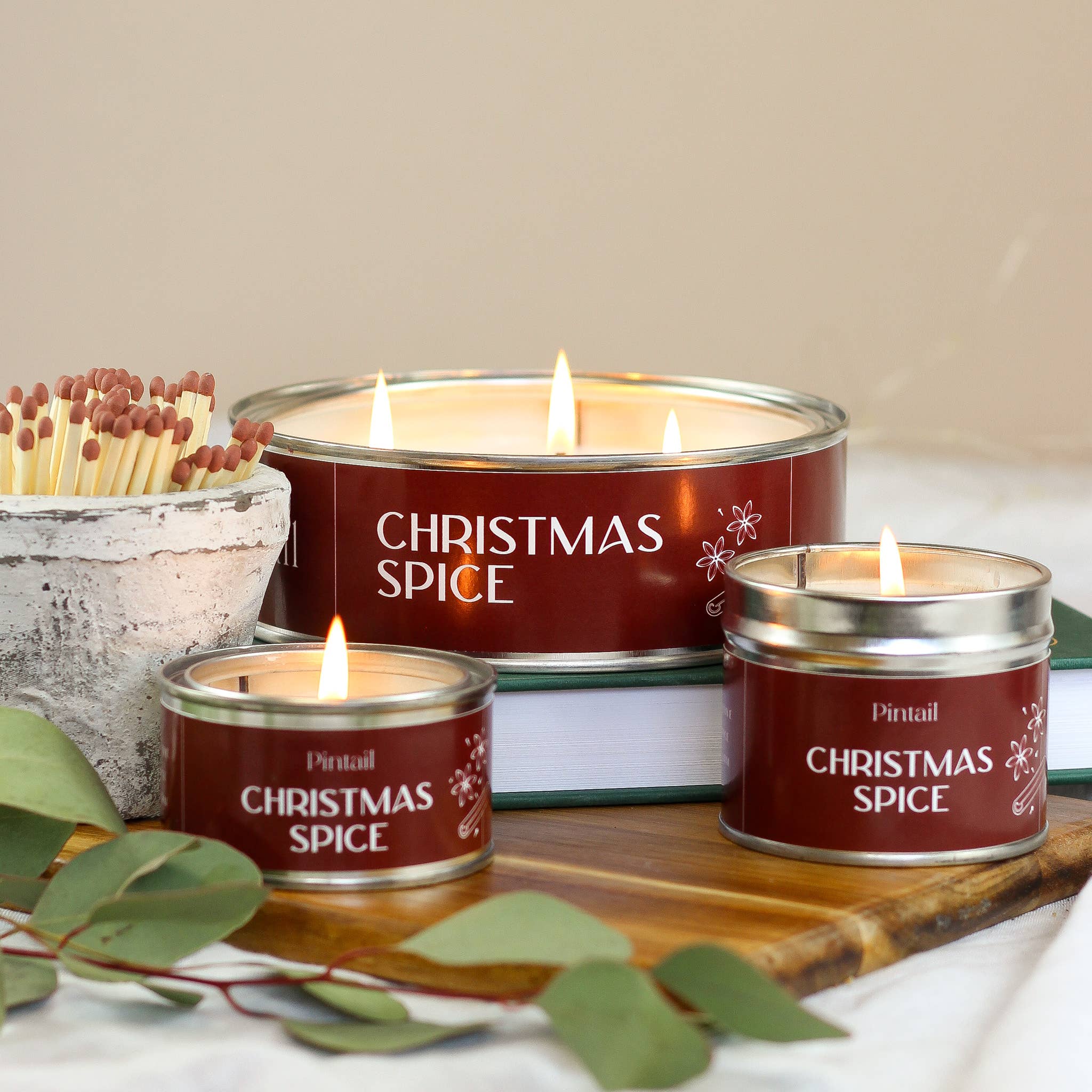 This Christmas spice scented candle has a heart of cinnamon and spices with a burst of citrus and clove, think warmed mince pies and rich mulled wine wafting through a cosy festive home.