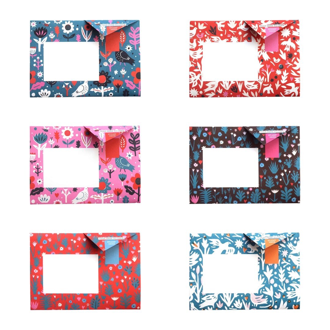 6 multicoloured cards.