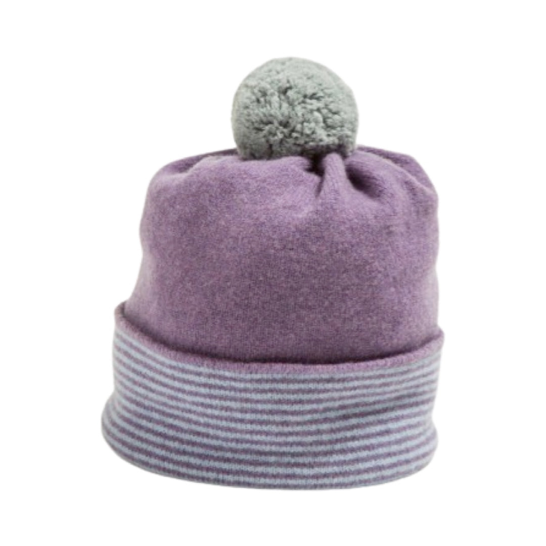 100% lilac lambswool pom pom hat.