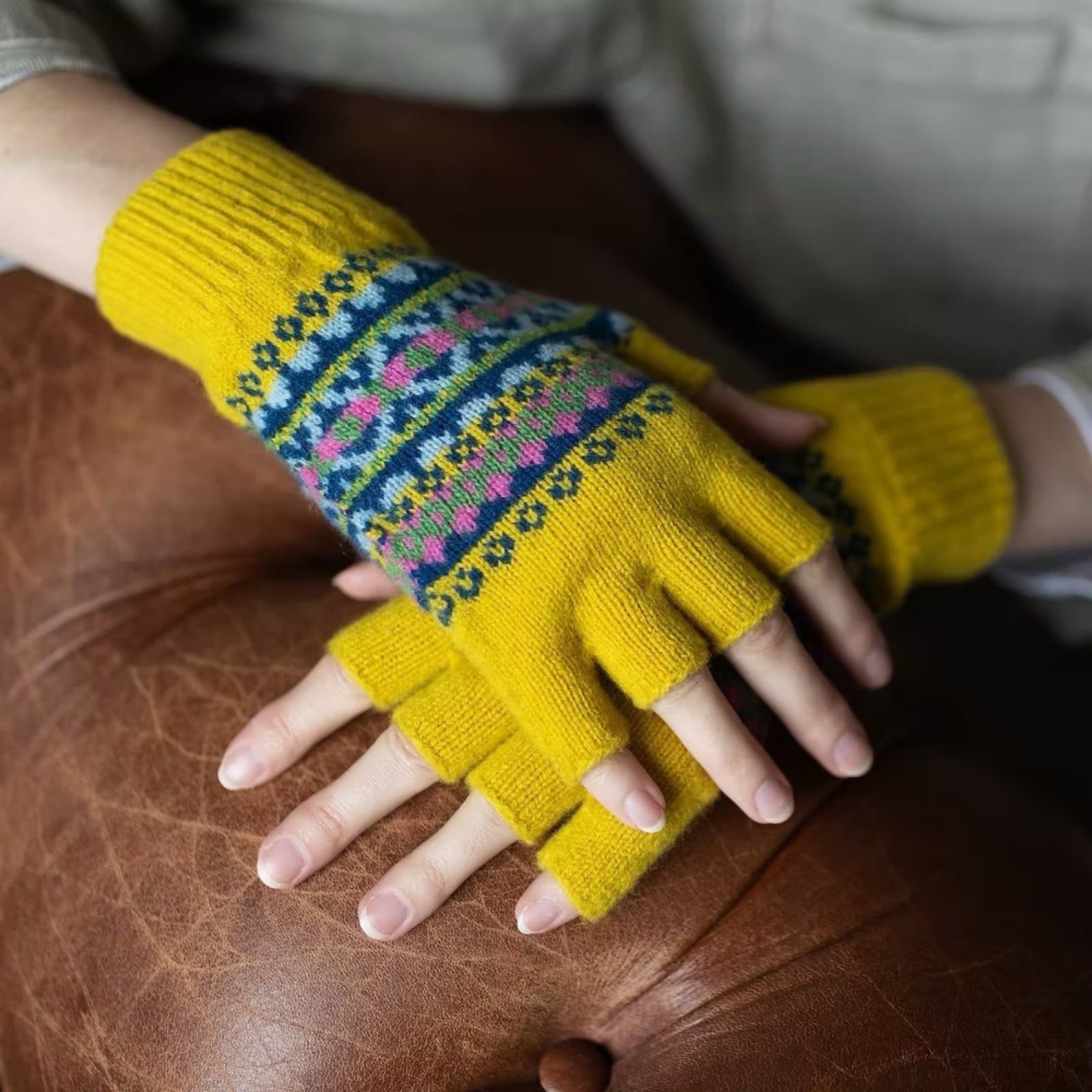 Mustard Land Lambswool Ladies Fingerless Gloves
