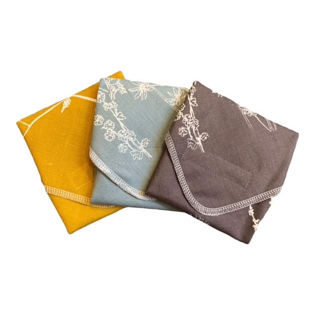 These reusable linen washable sandwich bags are screen-printed using water-based inks.