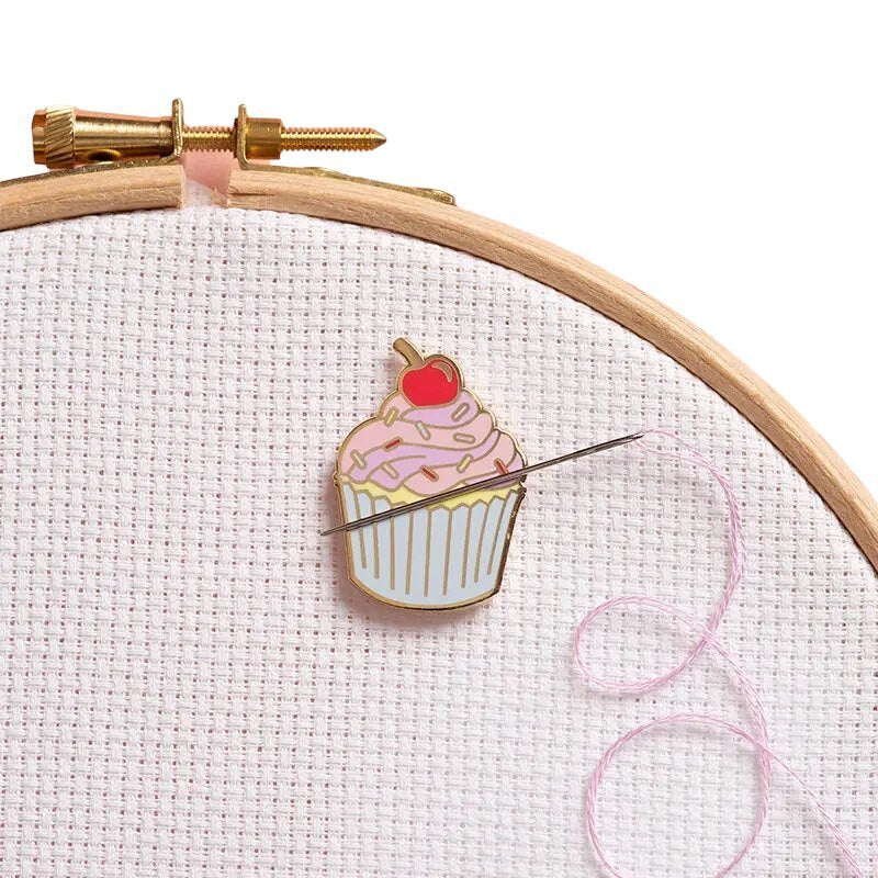Cupcake Magnetic Needle Minder