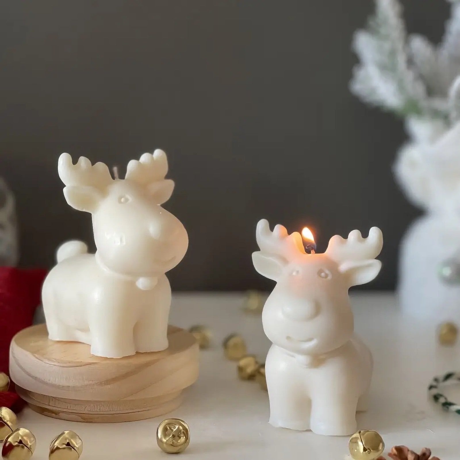 Reindeer Sandalwood and Amber Candle