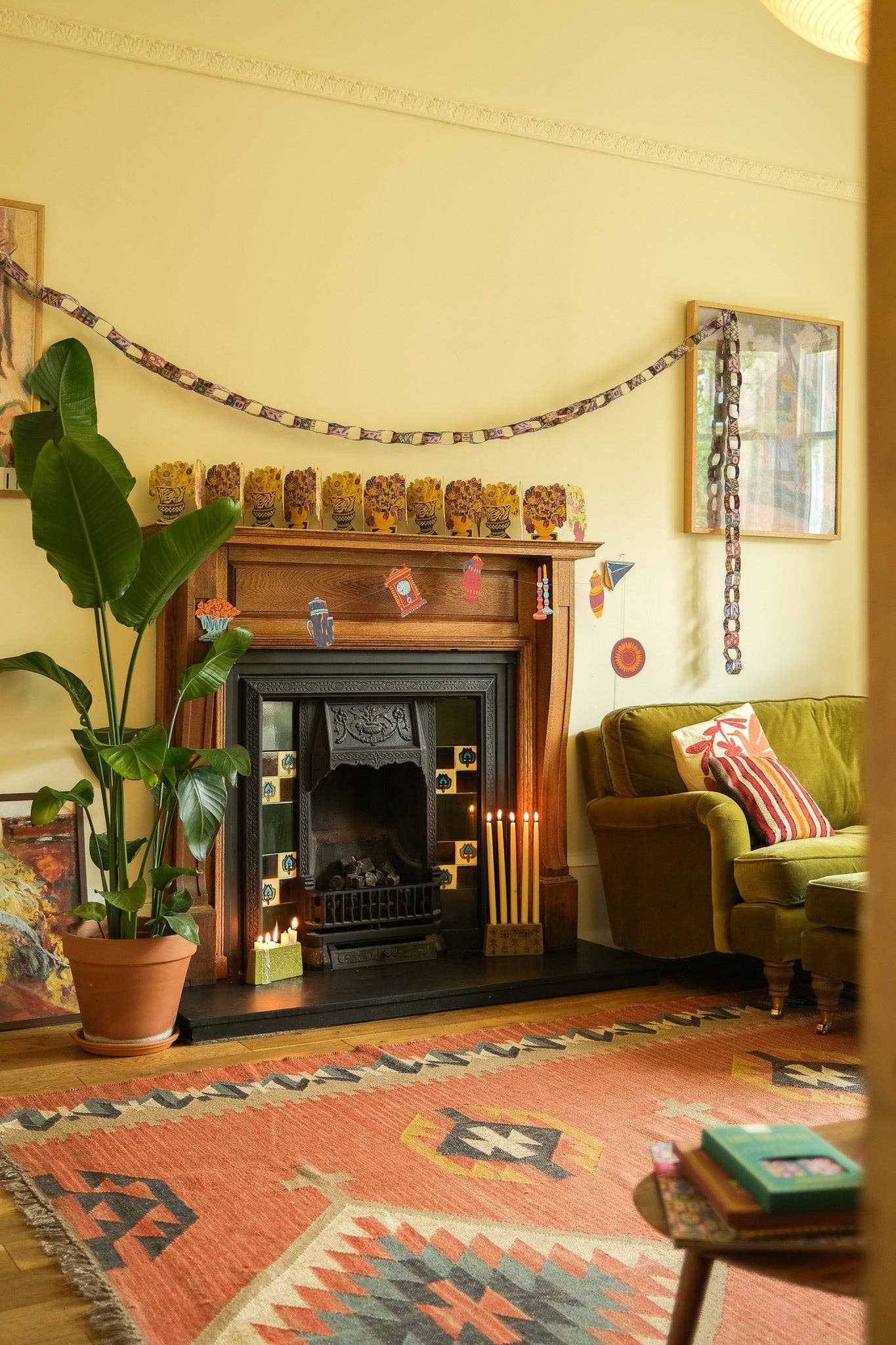 Bloomsbury Paper Garland