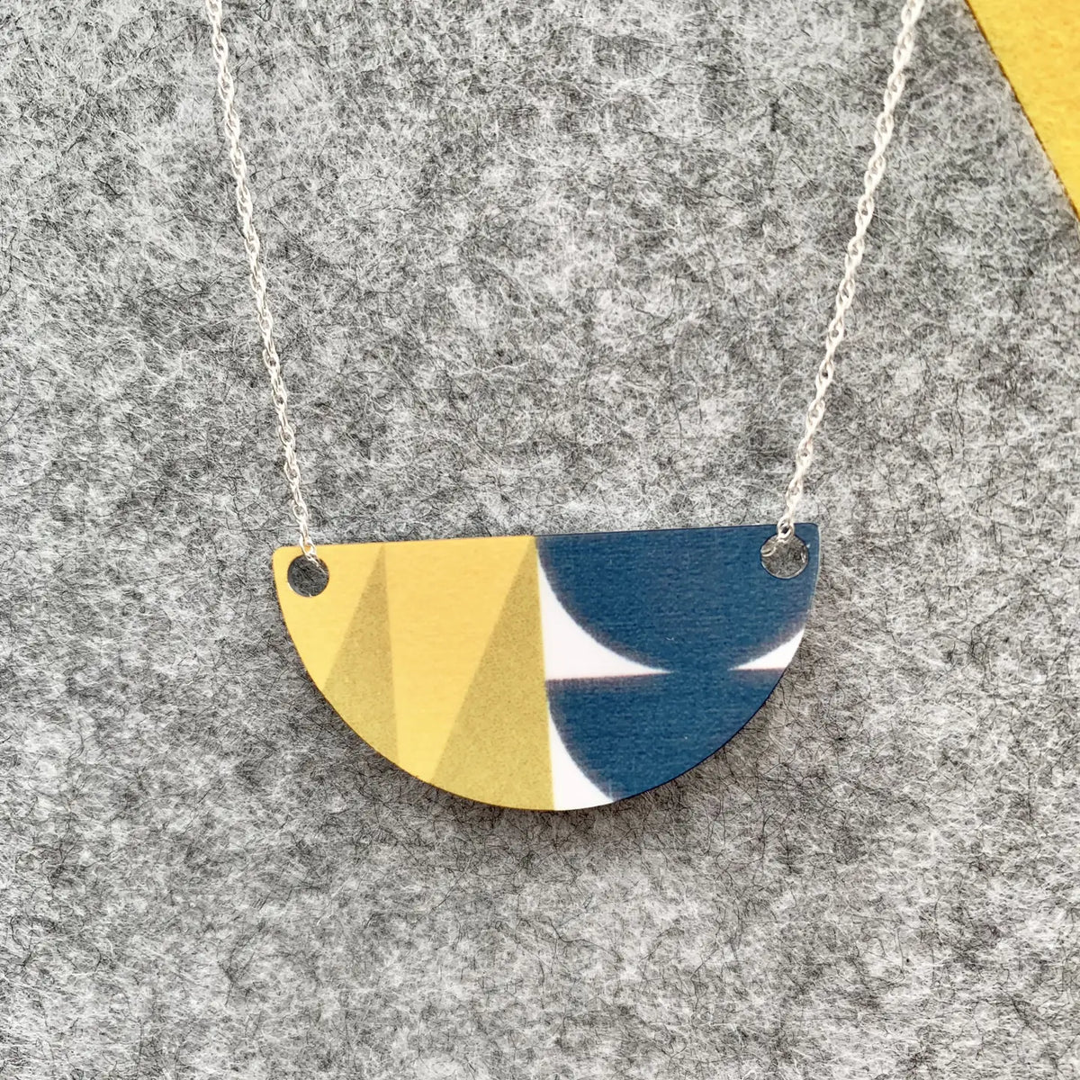 Geometric Arc Necklace Small