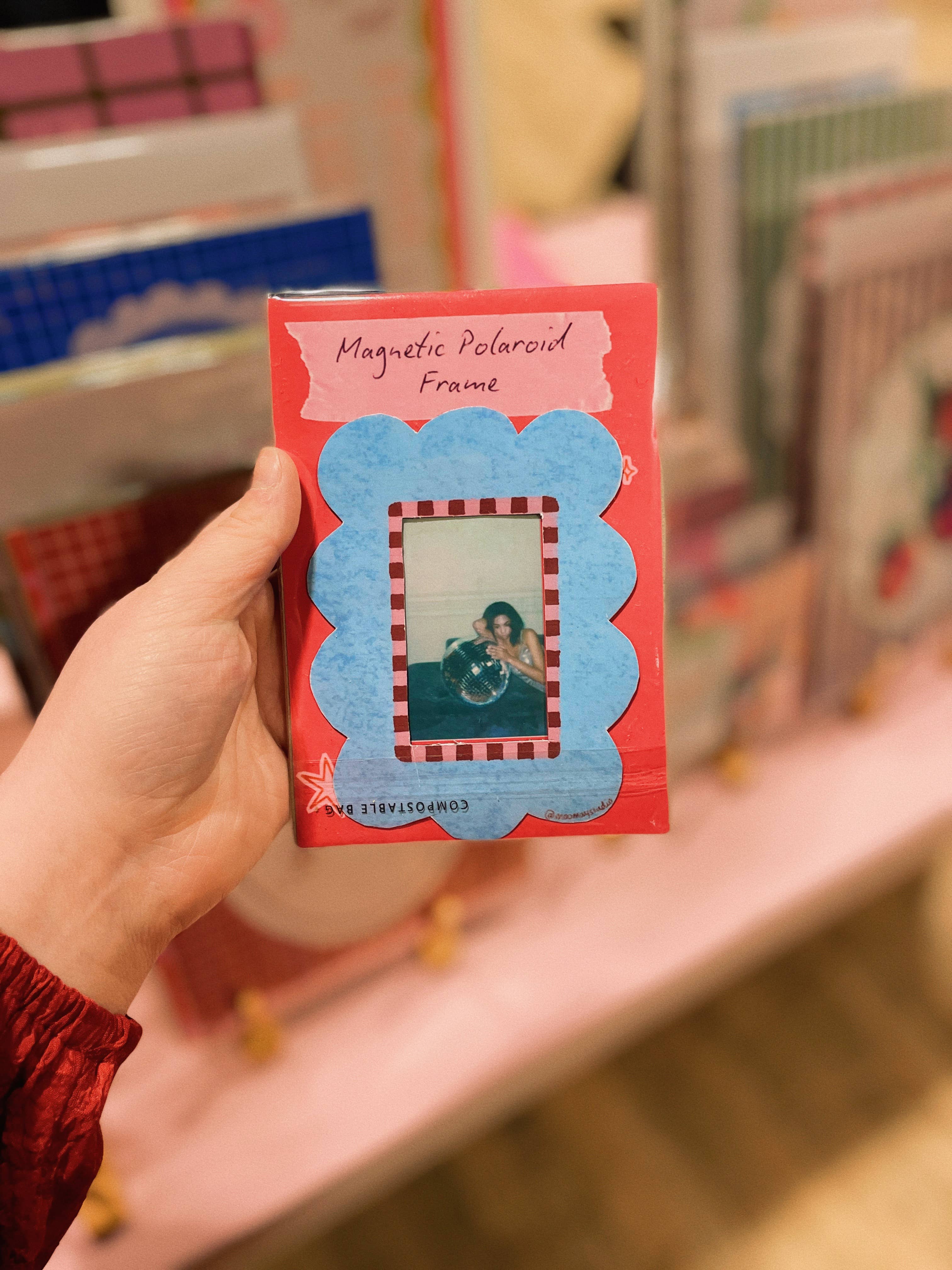 Blue Scalloped Magnetic Frame
