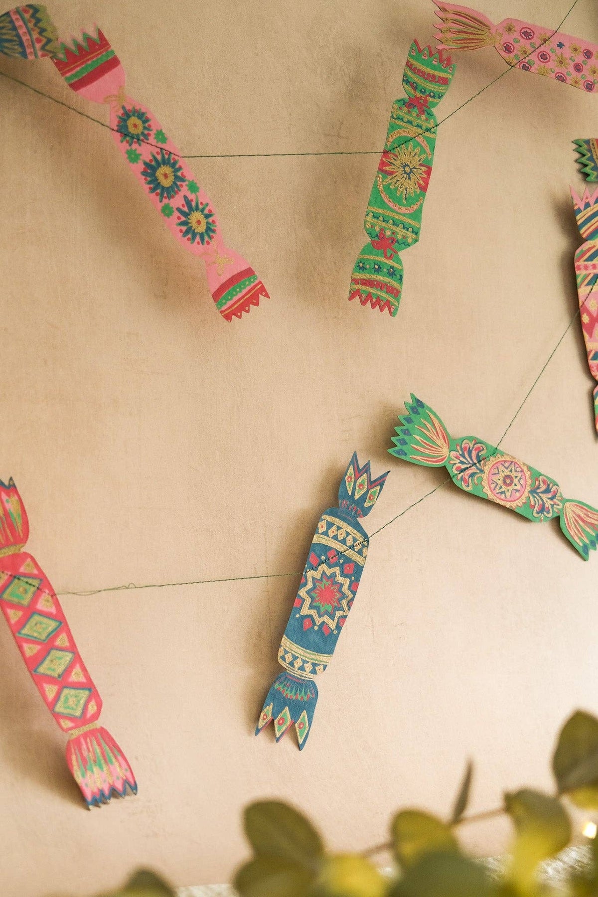 Christmas Cracker Paper Garland