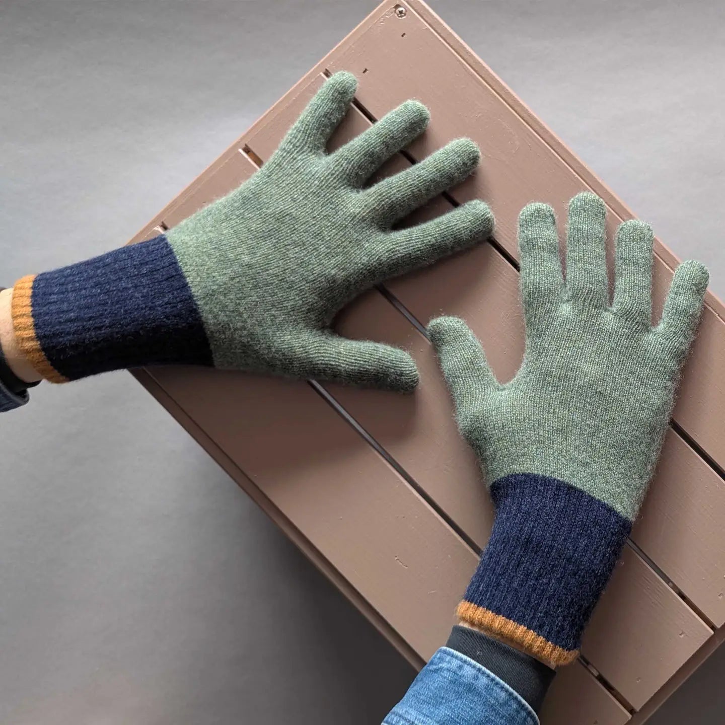 Green and Navy Men's Lambswool Gloves