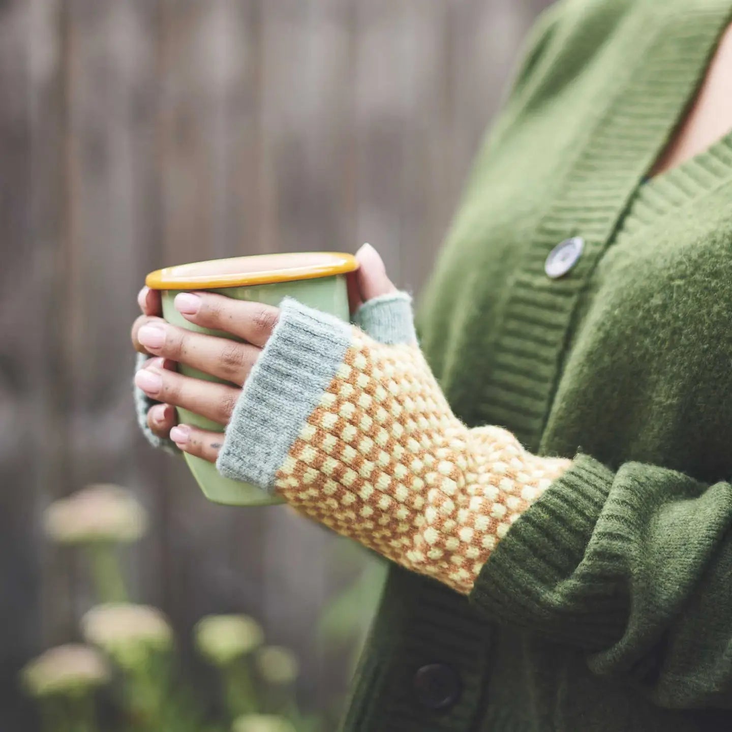 Checked Women's Lambswool Wrist Warmers