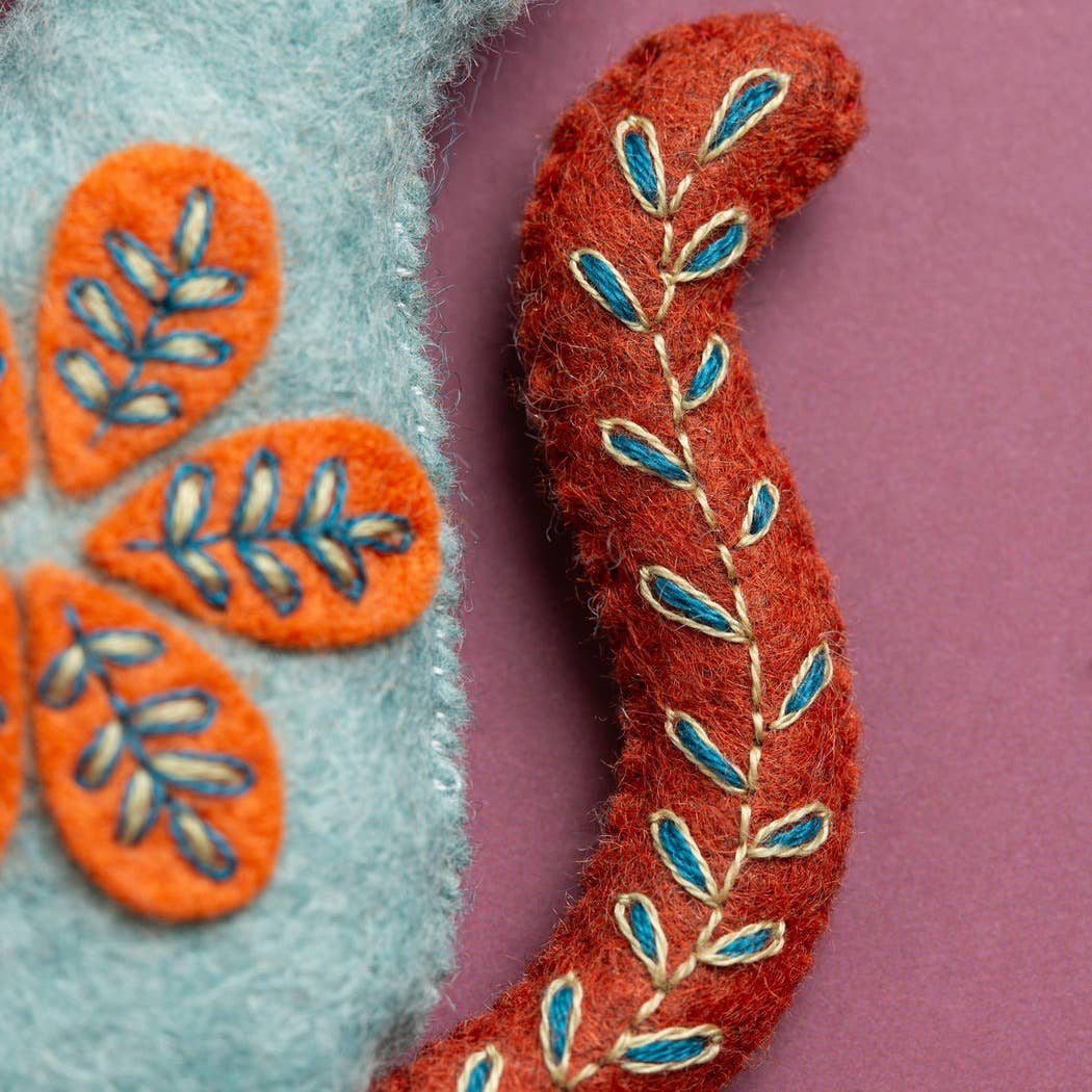 Close up of felt tail.