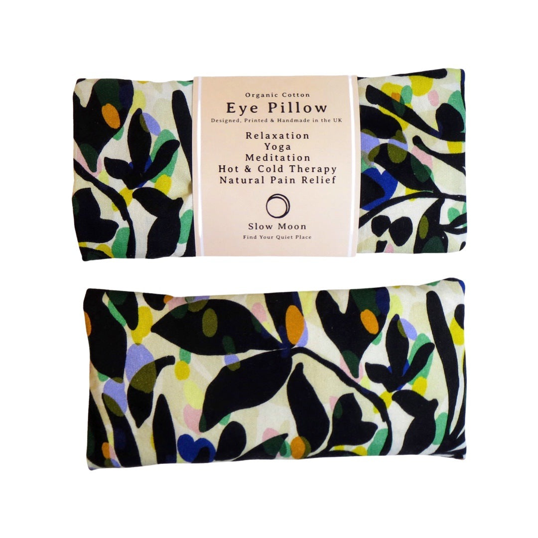 This fronds organic cotton eye pillow is handmade and filled with grain.