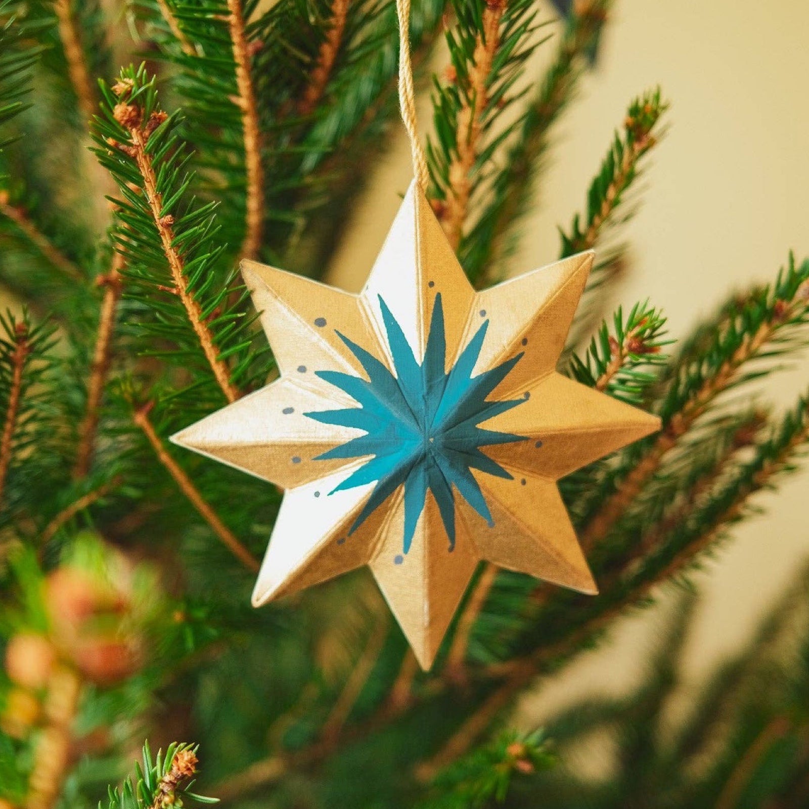 Golden Star Board Decoration