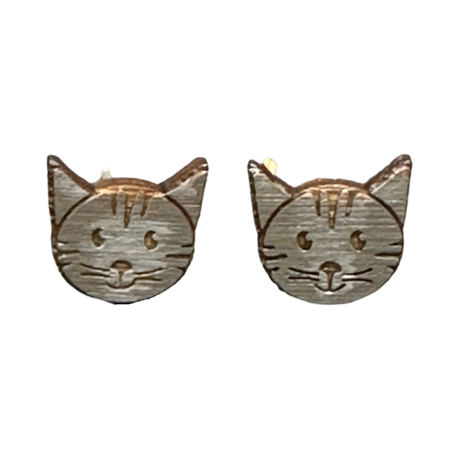 Grey cat head-shaped wooden stud earrings