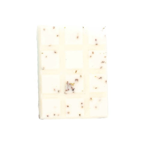 This packet of Mull heather wax melts has a soothing, relaxing scent that transports you to a lavender-filled Scottish hillside. 