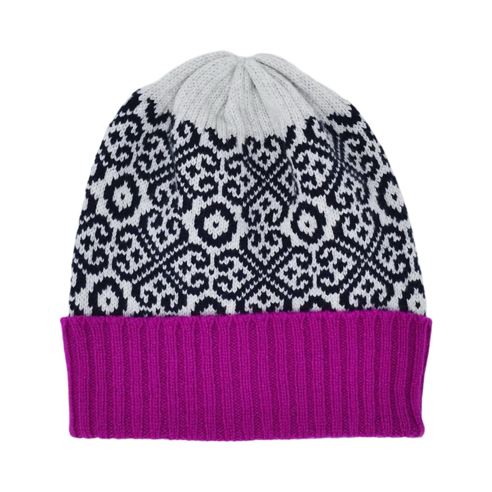 This gorgeous woollen beanie hat is handmade using the softest Scottish spun lambswool. 