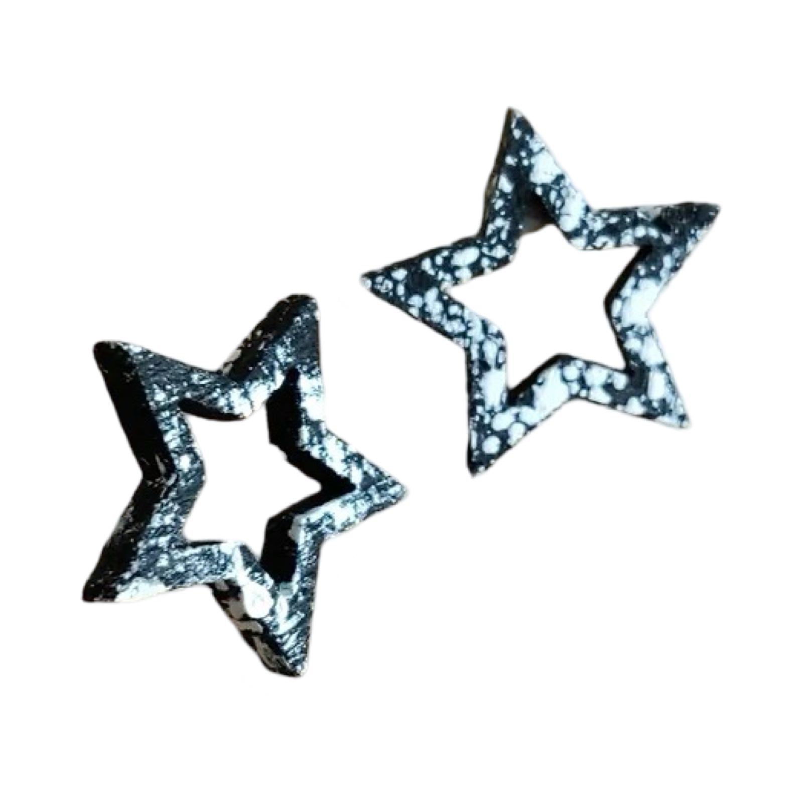 Star Outline Monochrome Stud Earrings