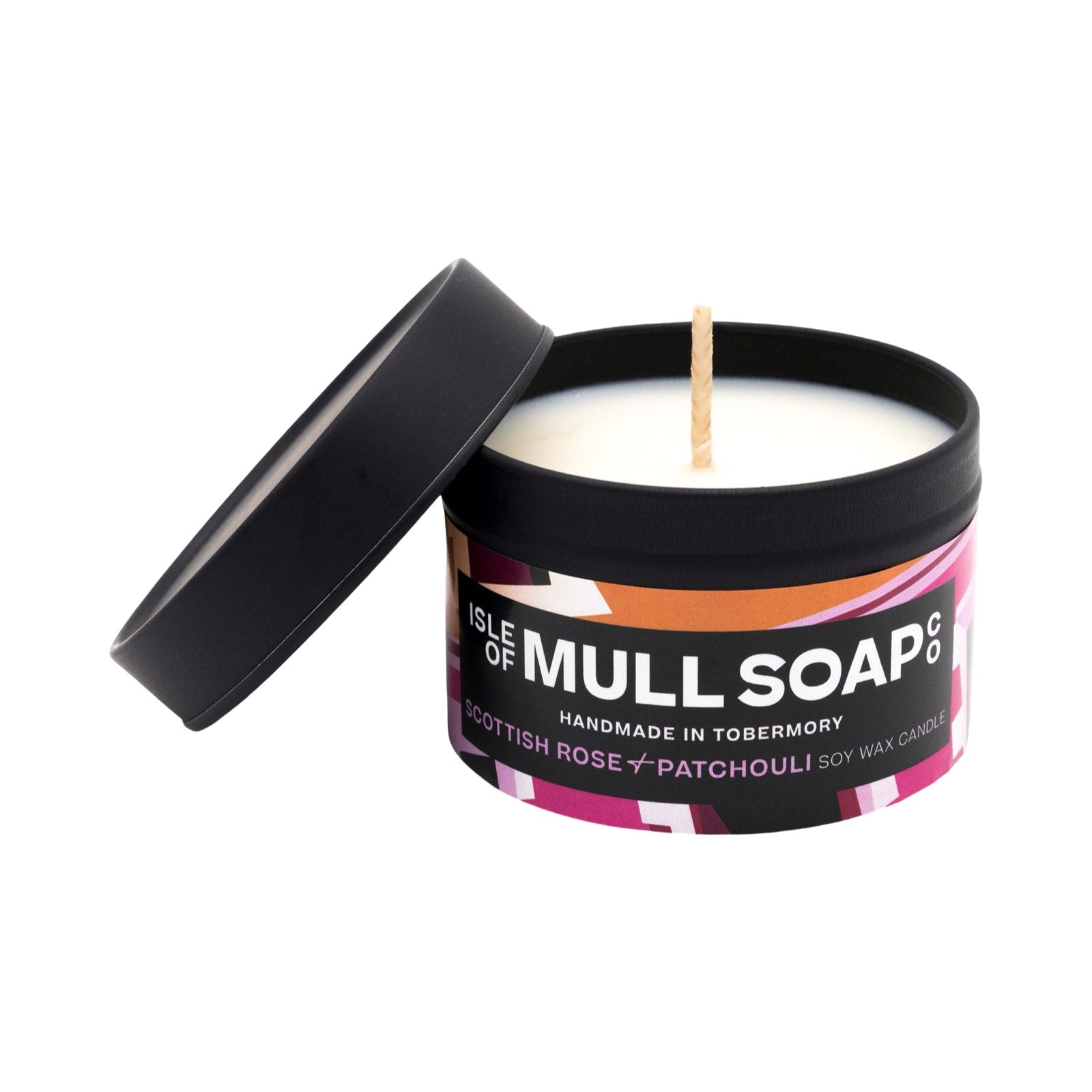This Scottish rose and patchouli soy wax candle has a fresh and floral scent with earthy tones.