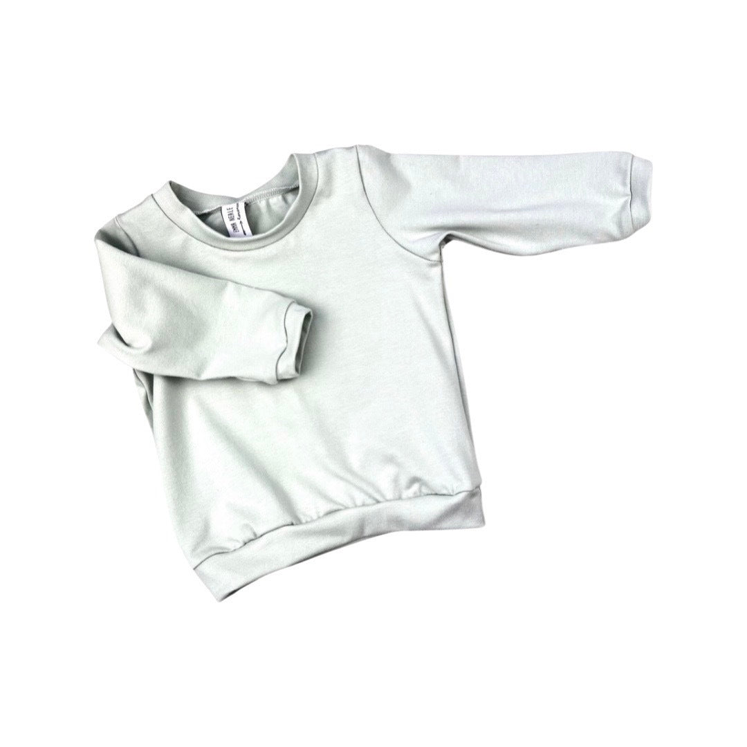 Long sleeved tee in seaform fabric. 